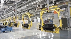 Manufacturing assembly line with auto parts